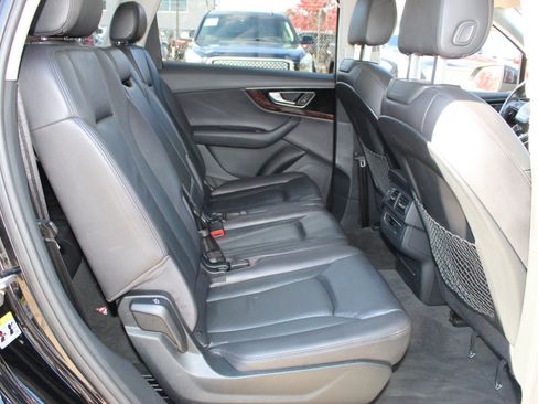 Used 2017 Audi Q7 3.0T Premium Plus image 21