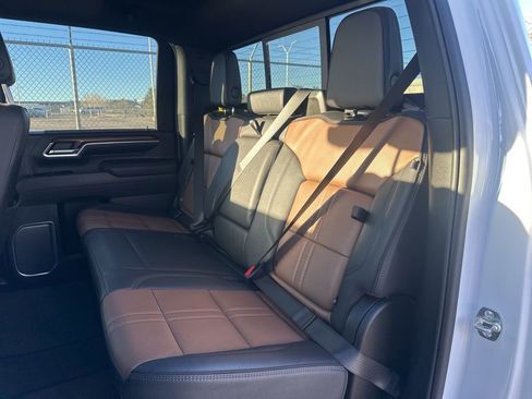 Used 2025 Chevrolet Silverado 3500 High Country w/ Technology Package image 9