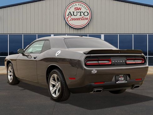 Used 2023 Dodge Challenger SXT image 5
