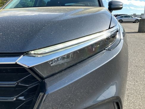 Certified 2025 Honda CR-V EX image 30