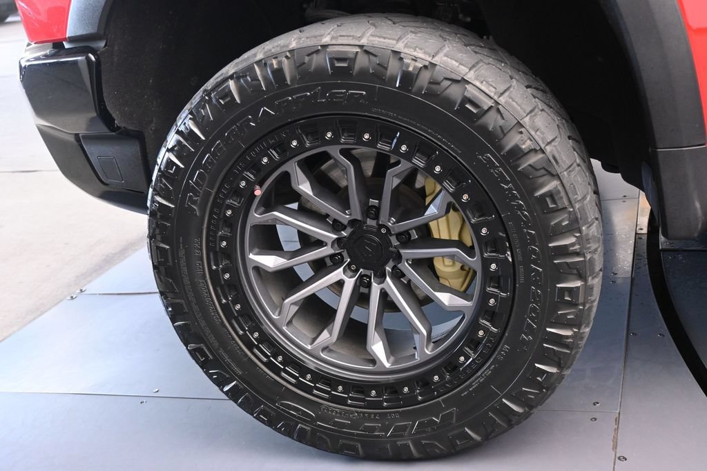 Used 2023 Chevrolet Silverado 1500 ZR2 w/ Technology Package AWD/4WD image 32