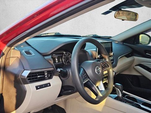 Used 2021 Nissan Altima 2.5 SV image 8