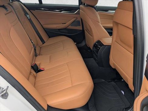 Used 2023 BMW 540i w/ Premium Package image 20