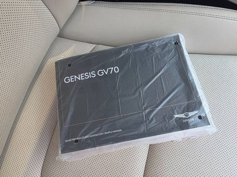 Used 2023 Genesis GV70 2.5T w/ Select Package AWD/4WD image 41