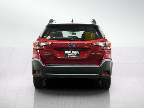 Used 2025 Subaru Outback Premium AWD/4WD image 4