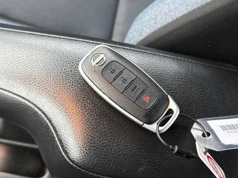 Used 2024 Nissan Versa SV FWD image 18