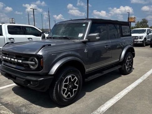 Used 2023 Ford Bronco Outer Banks AWD/4WD image 1