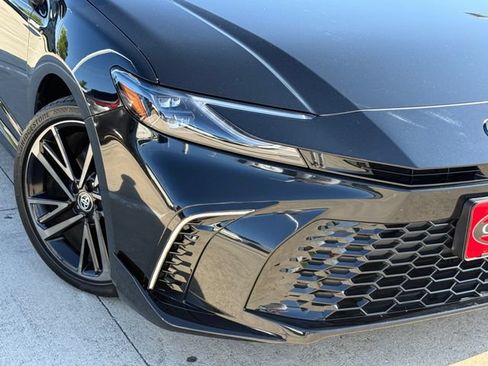 Used 2025 Toyota Camry XSE FWD image 5