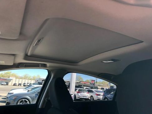 Used 2017 Honda HR-V EX image 12