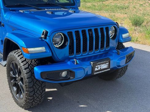 Used 2023 Jeep Gladiator Overland AWD/4WD image 5