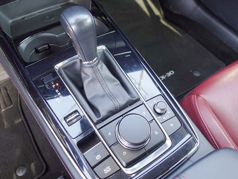 Certified 2025 MAZDA CX-30 AWD 2.5 S w/ Preferred Package image 18