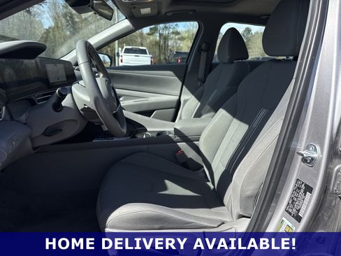 Used 2025 Hyundai Elantra SEL FWD image 9