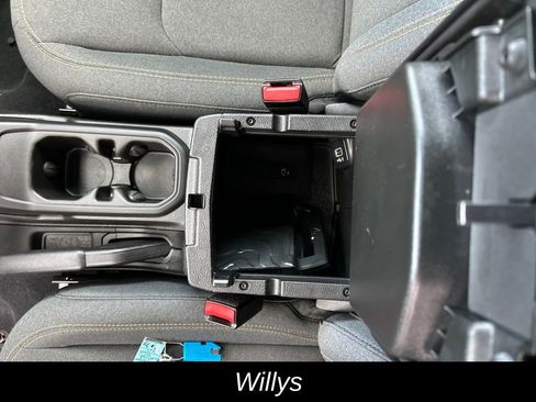 Used 2024 Jeep Wrangler Unlimited image 23