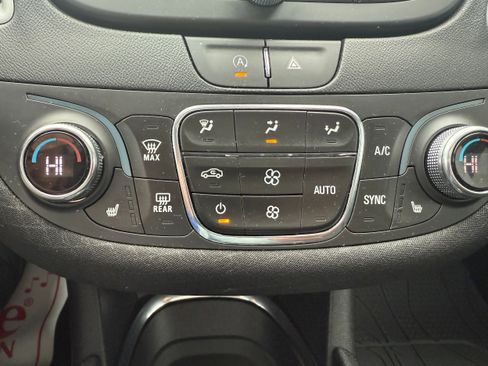 Used 2024 Chevrolet Malibu LT image 21