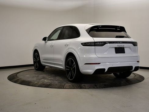 Certified 2023 Porsche Cayenne S image 3