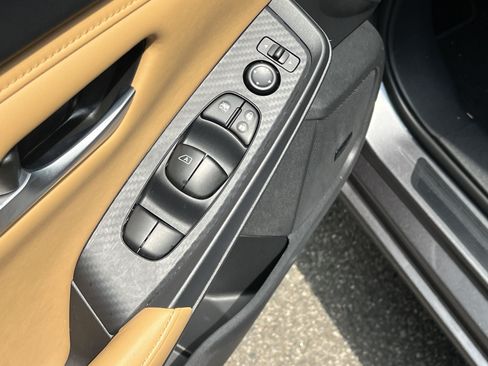 Used 2025 Nissan Sentra SV w/ SV Premium Package FWD image 14