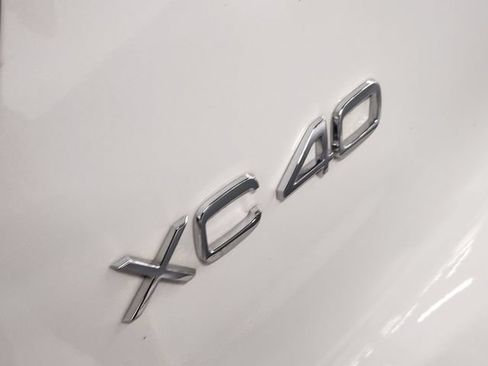 Certified 2026 Volvo XC40 B5 Plus AWD/4WD image 12