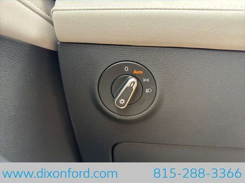 New 2026 Volkswagen Taos SE AWD/4WD image 17