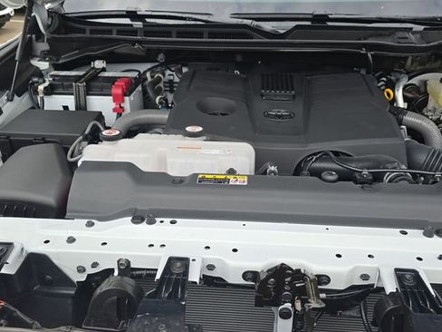 Used 2026 Toyota Tundra SR5 AWD/4WD image 30