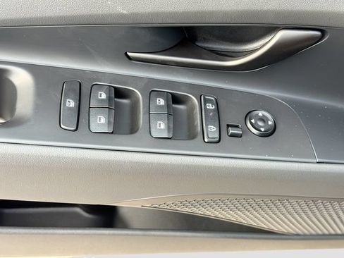 Certified 2026 Hyundai Elantra Sport FWD image 17