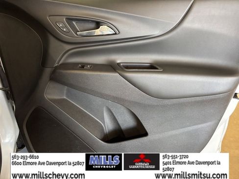 Used 2018 Chevrolet Equinox LT image 17