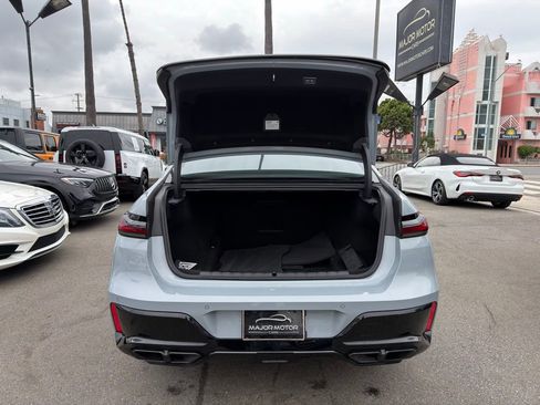 Used 2023 BMW 760i xDrive w/ Executive Package image 8