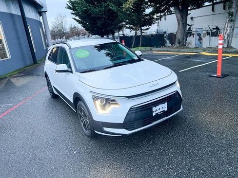 New 2025 Kia Niro EX image 6