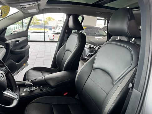 Used 2021 INFINITI QX50 Essential w/ Convenience Package FWD image 10