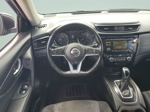 Used 2017 Nissan Rogue SV FWD image 20