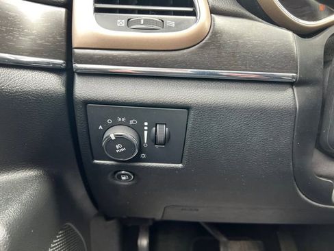 Used 2015 Jeep Grand Cherokee Limited image 19