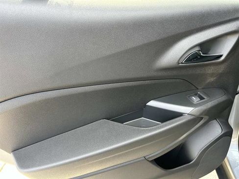 New 2026 Chevrolet Trax RS w/ Driver Confidence Package image 11