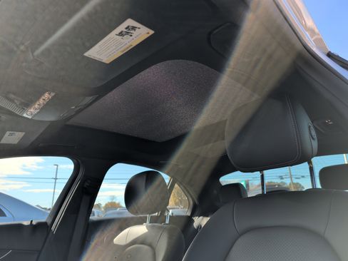 Certified 2018 Mercedes-Benz C 300 Sedan image 28