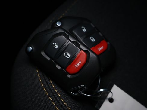 Used 2025 Jeep Wrangler Unlimited Sport AWD/4WD image 21