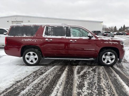 Used 2017 Chevrolet Suburban Premier image 2