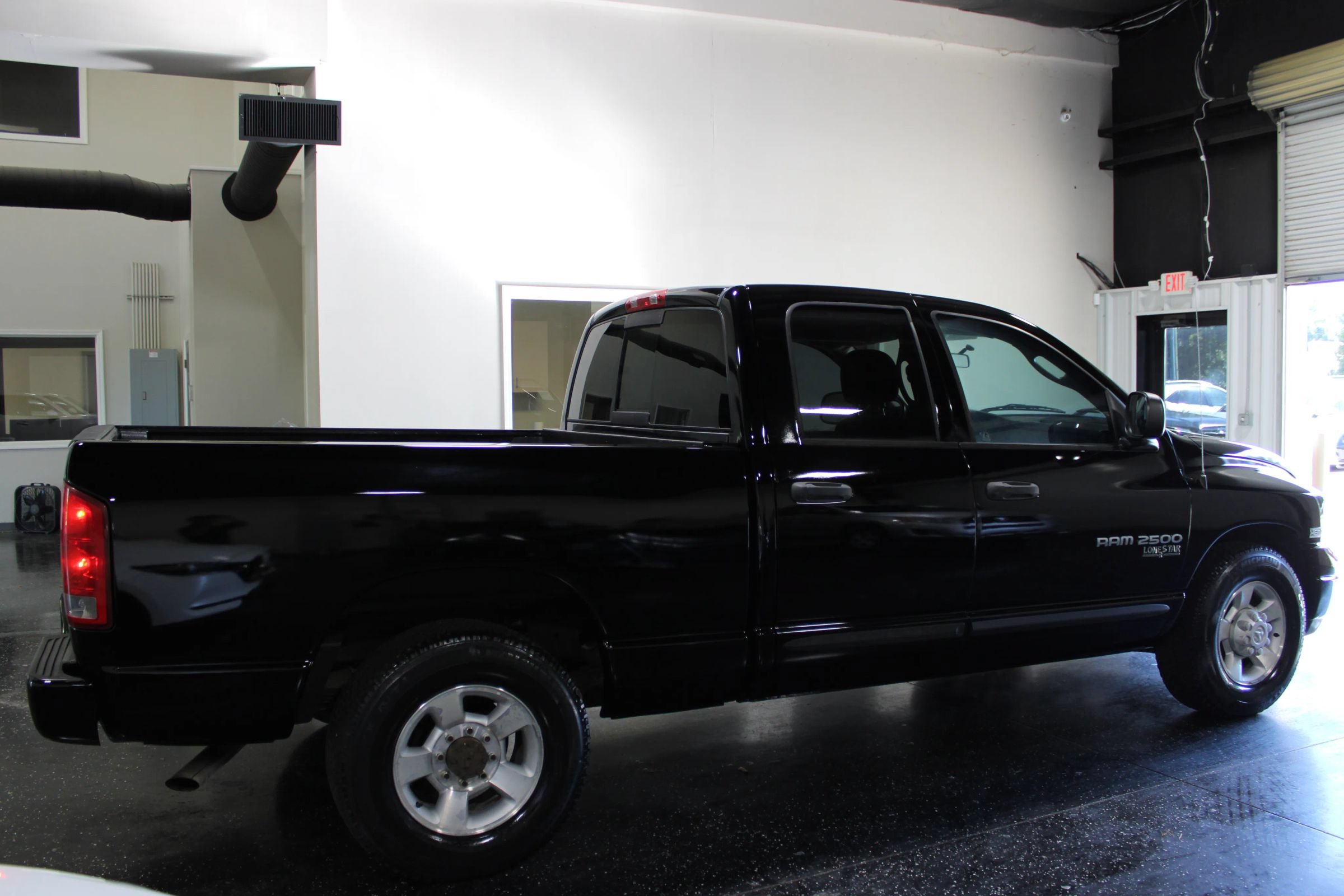Used 2005 Dodge Ram 2500 Truck SLT RWD image 3