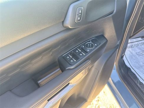 Certified 2025 Ford Ranger XLT w/ Chrome Accent Package image 19