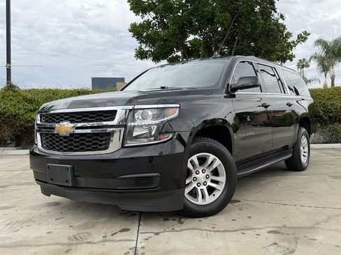 Used 2020 Chevrolet Suburban LT RWD image 1