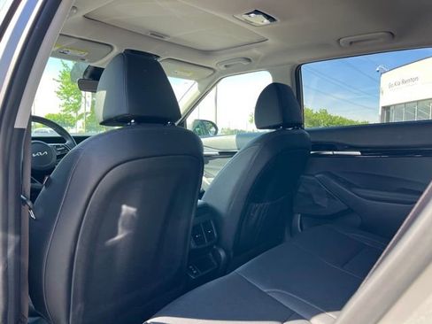 Certified 2024 Kia Seltos EX AWD/4WD image 9