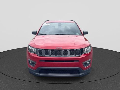 Used 2021 Jeep Compass Latitude AWD/4WD image 3