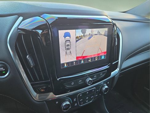Used 2022 Chevrolet Traverse Premier image 18