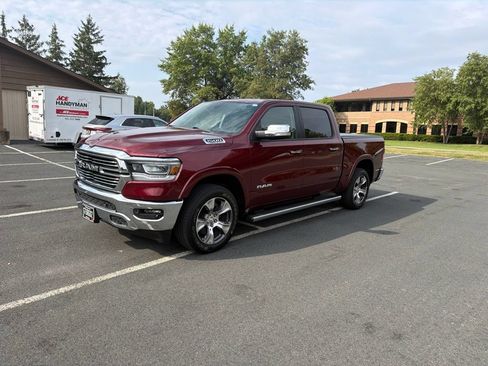 Used 2022 RAM 1500 Laramie AWD/4WD image 3