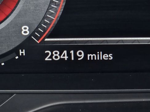 Used 2024 Nissan Pathfinder Platinum image 29