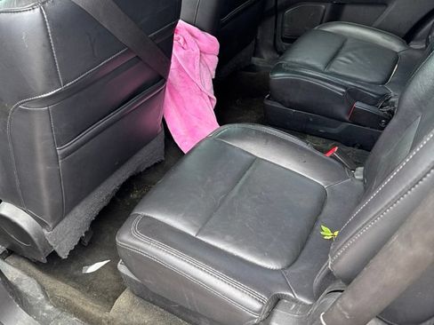 Used 2015 Ford Explorer XLT w/ Equipment Group 202A FWD image 8