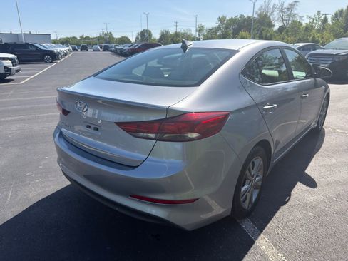 Used 2017 Hyundai Elantra SE FWD image 7