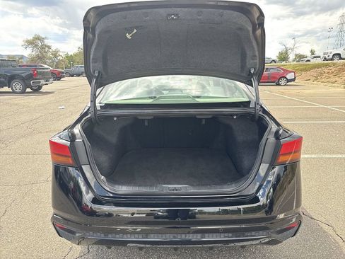 Used 2025 Nissan Altima 2.5 SV FWD image 29