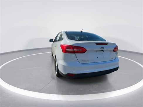 Used 2018 Ford Focus SE image 7