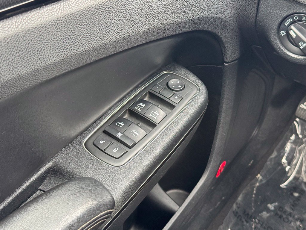 Used 2014 Chrysler 300 S RWD image 30