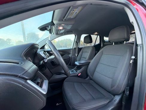Used 2022 GMC Terrain SLE w/ Driver Convenience Package FWD image 6