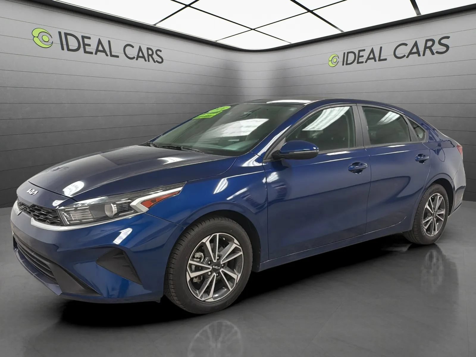 Used 2024 Kia Forte LXS w/ LXS Technology Package FWD image 1