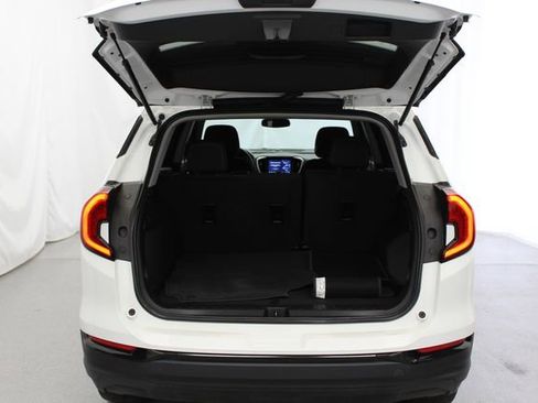 Used 2022 GMC Terrain SLE w/ Driver Convenience Package FWD image 13